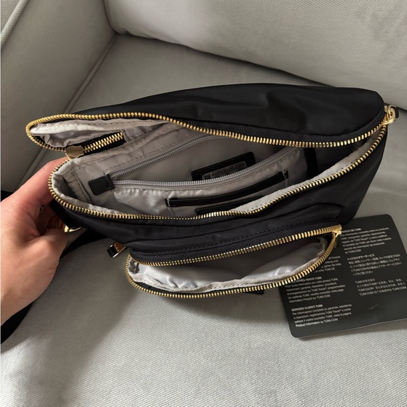 Authentic TUMI Madison Hip Bag NWT - Picture 9 of 9